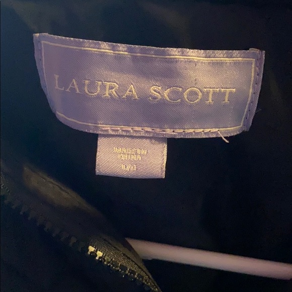 Black vest - Picture 3 of 3